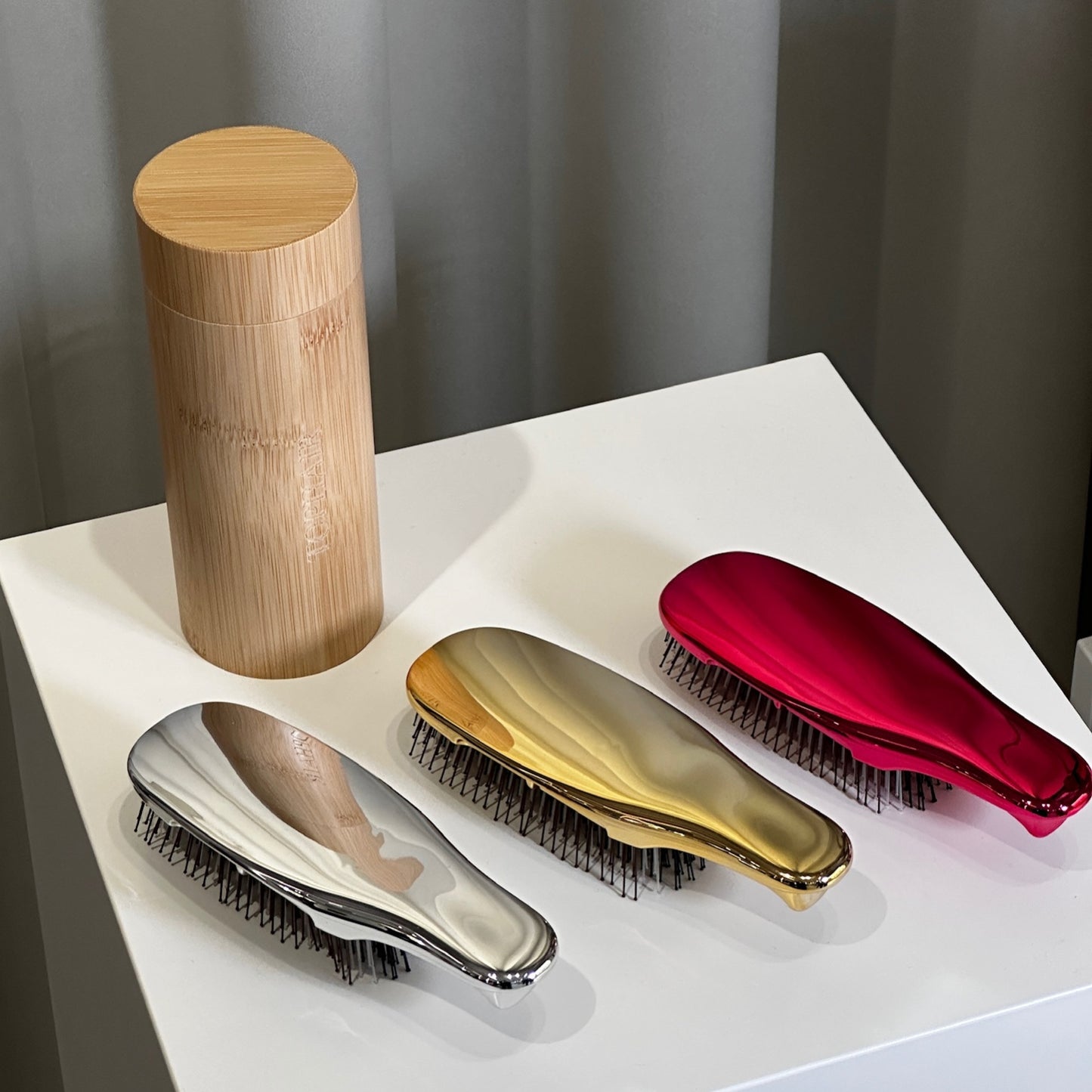 SCALP BRUSH