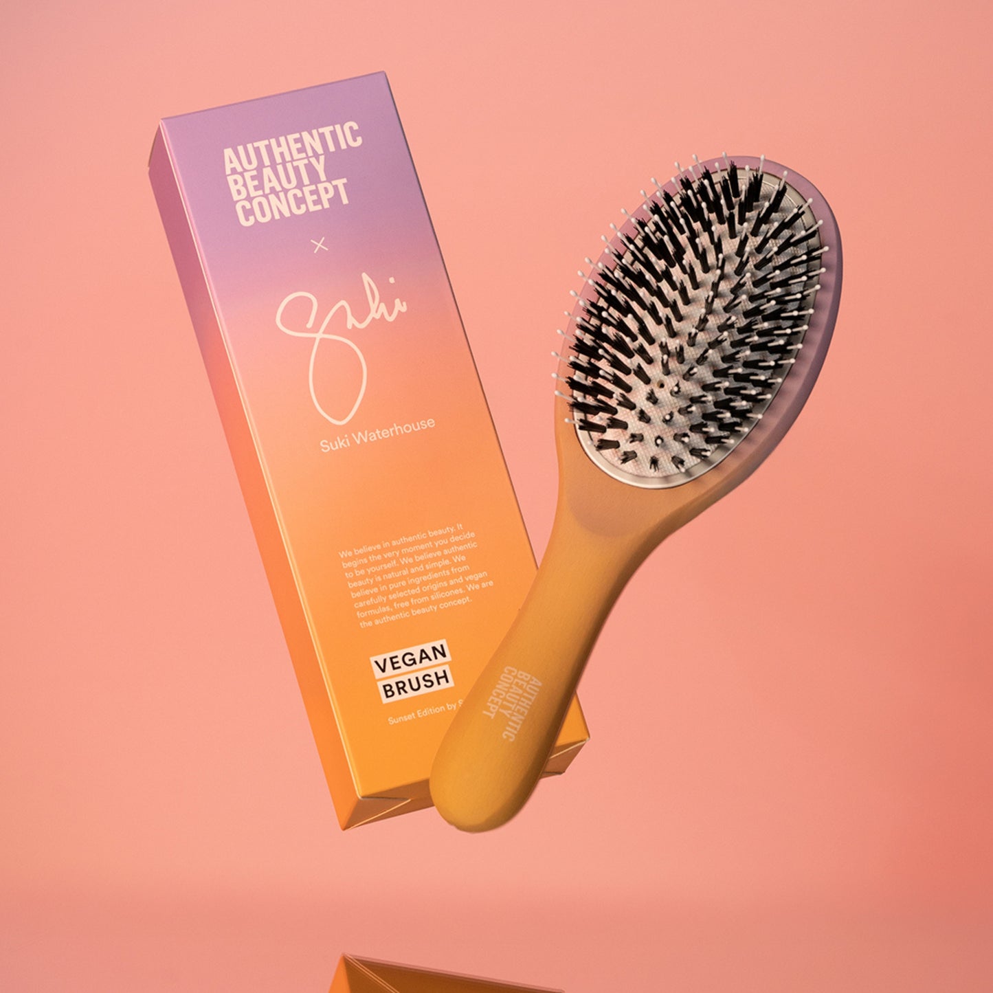 VEGAN SUNSET BRUSH x Suki Waterhouse